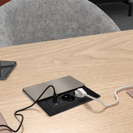 Vestavný blok zásuvek s posuvným krytem 2 zásuvky USB A+C 20W PD 2m stříbrný Solight PP128C-PD20 - Obrázek 2