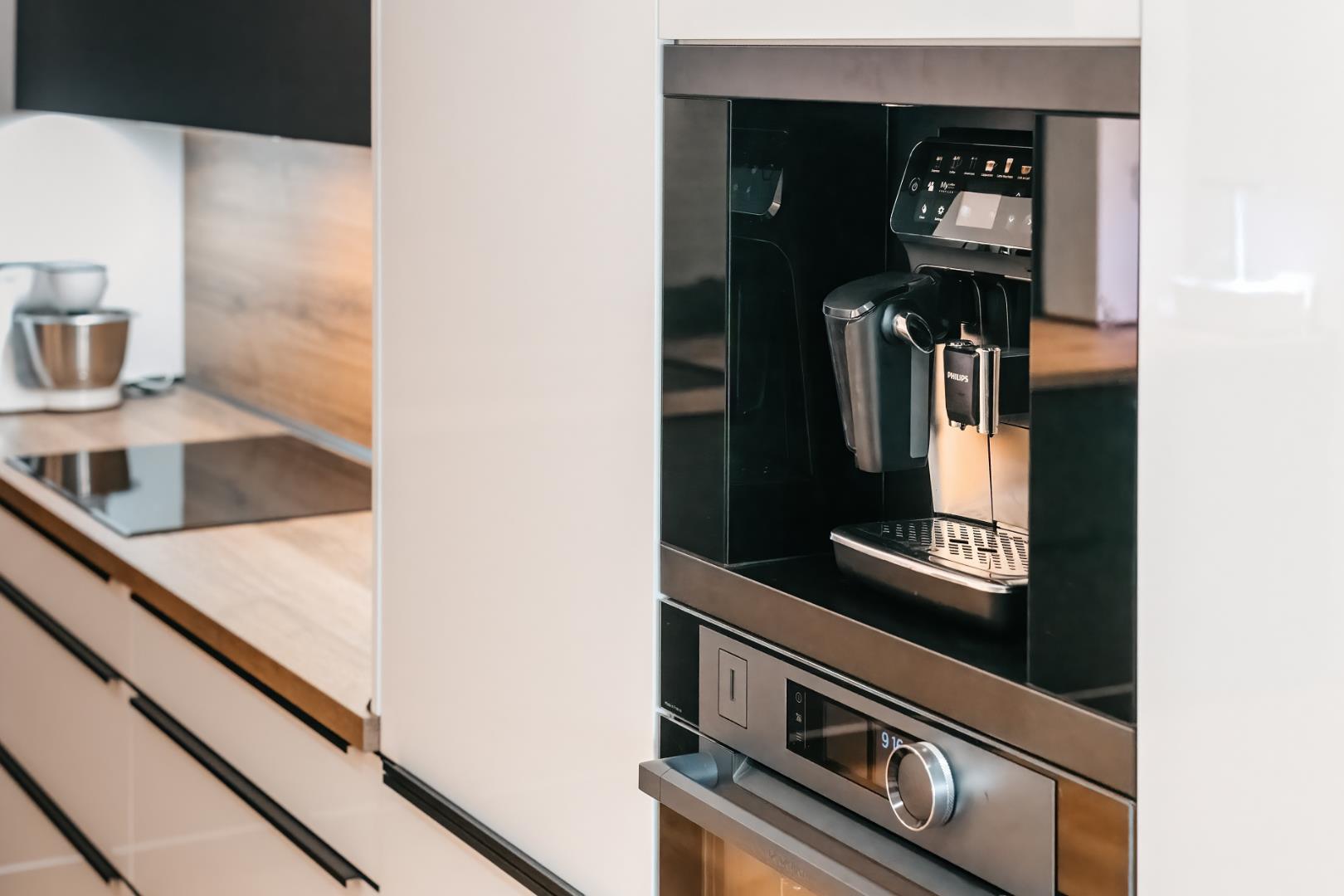 Kluge CoffeeCase KFB20BB vestavná schránka pro kávovar max. 385x385 mm